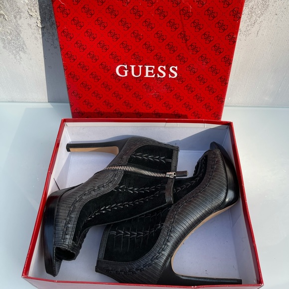 Vince Camuto Heels - Picture 3 of 4